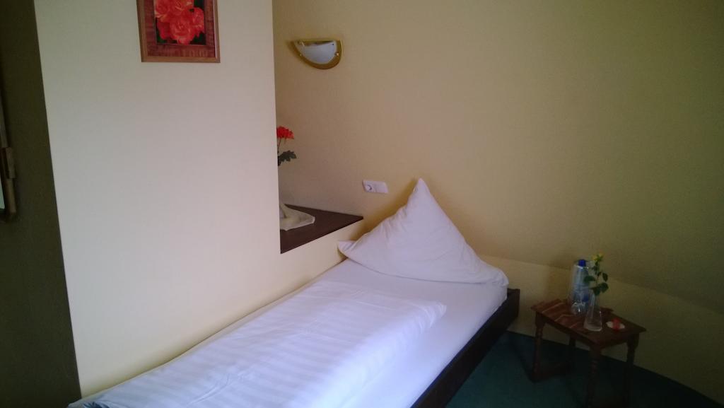 Landhotel Vierjahreszeiten Bad Königshofen im Grabfeld Pokój zdjęcie