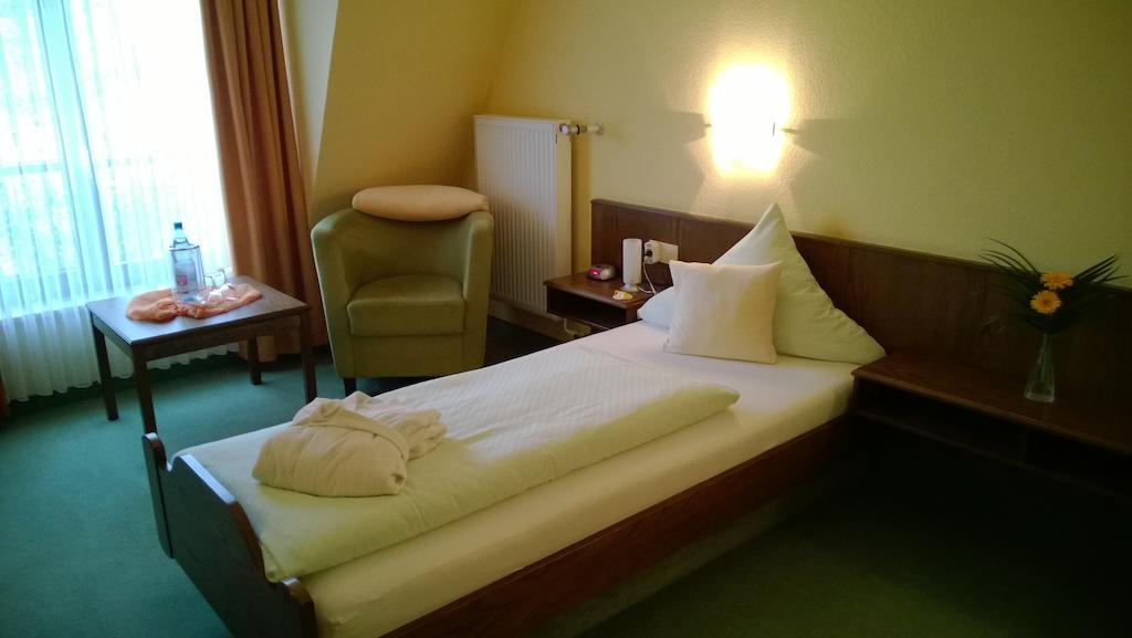 Landhotel Vierjahreszeiten Bad Königshofen im Grabfeld Pokój zdjęcie
