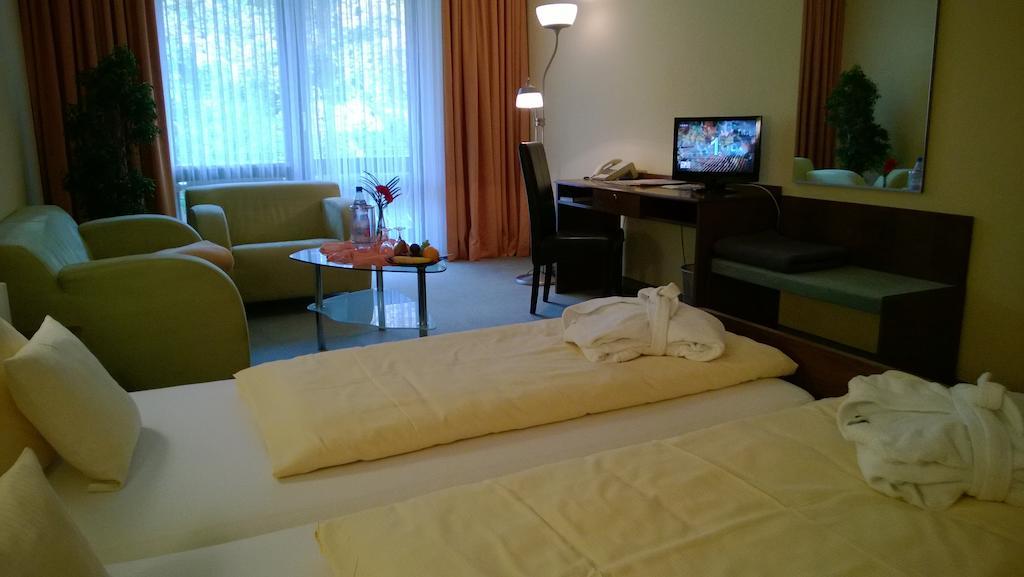 Landhotel Vierjahreszeiten Bad Königshofen im Grabfeld Pokój zdjęcie